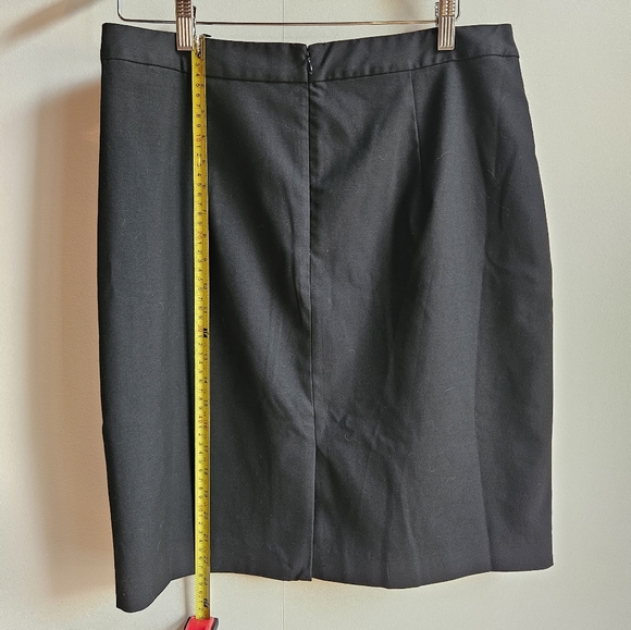 Banana Republic Knee-Length Skirt in Women's Size 12 - Picture 2 of 12